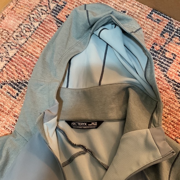 Arc’teryx women’s lightweight jacket - XS - Picture 9 of 11